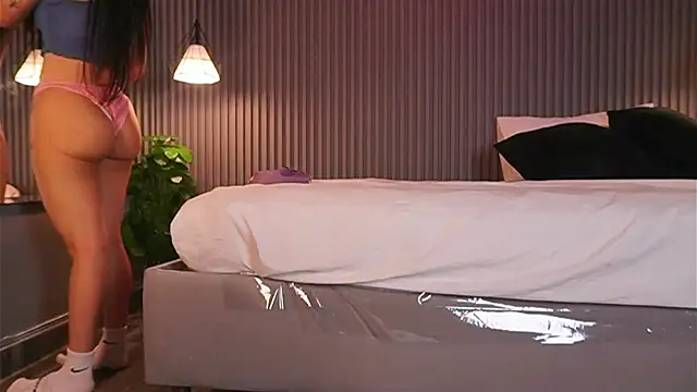 EriKlein online show from April 13, 8:25 pm