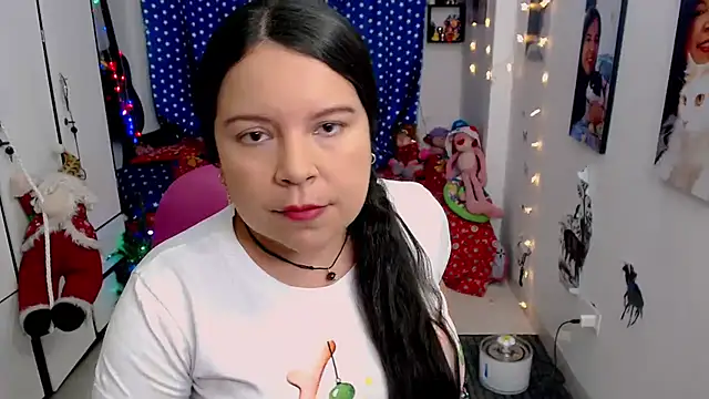 Snapshot of claryssa_ chatting on January 1, 11:07 pm claryssa online show from January 1, 11:07 pm