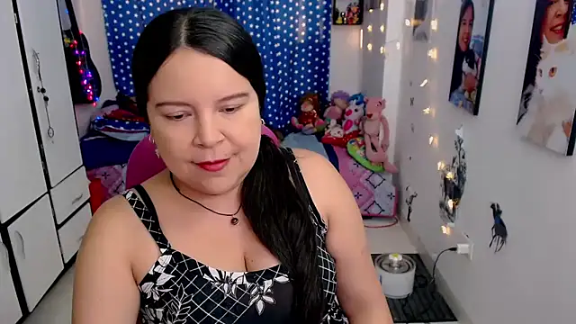 Snapshot of claryssa_ chatting on January 12, 10:22 pm claryssa online show from January 12, 10:22 pm