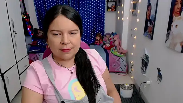 Snapshot of claryssa_ chatting on January 17, 11:51 pm claryssa online show from January 17, 11:51 pm