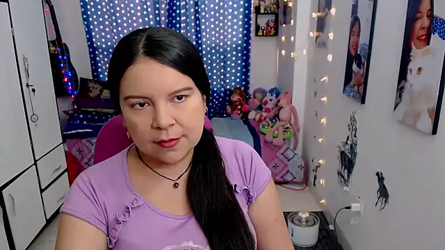 Snapshot of claryssa_ chatting on January 18, 8:51 pm claryssa online show from January 18, 8:51 pm