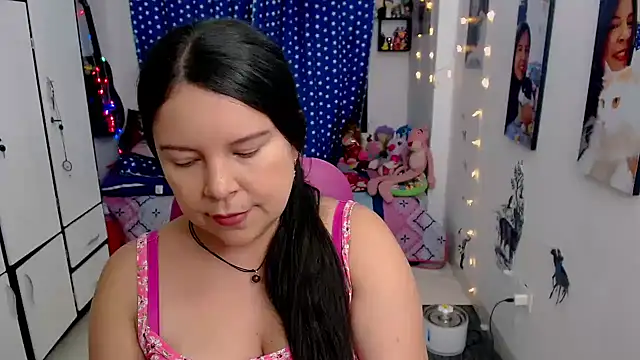 Snapshot of claryssa_ chatting on January 20, 12:57 am claryssa online show from January 20, 12:57 am