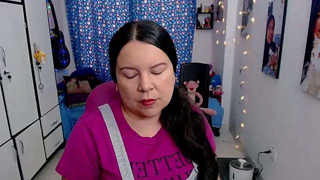 Snapshot of claryssa_ chatting on September 24, 8:01 pm claryssa online show from September 24, 8:01 pm