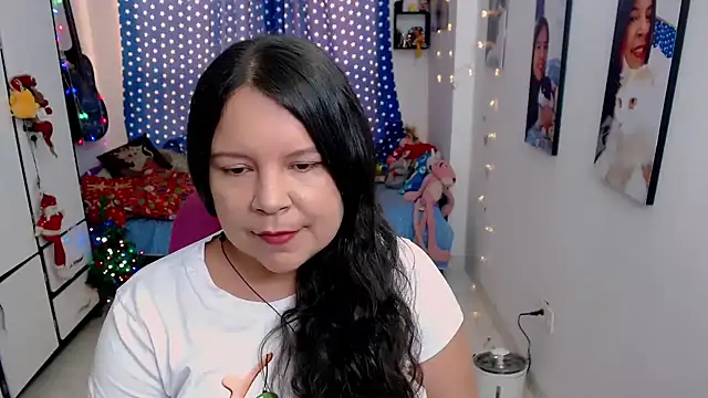 claryssa  online show from December 16, 8:14 pm