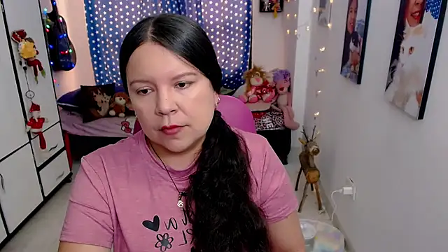 claryssa  online show from February 25, 8:40 pm