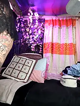 Horny kaylee online show from April 21, 11:51 pm