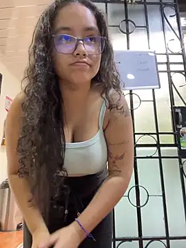 Snapshot of CurlyGirl_1 chatting on February 12, 1:48 pm CurlyGirl 1 online show from February 12, 1:48 pm