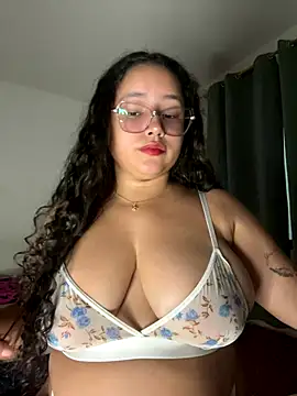 Snapshot of CurlyGirl_1 chatting on October 22, 10:31 pm CurlyGirl 1 online show from October 22, 10:31 pm