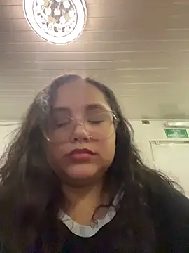 Snapshot of CurlyGirl_1 chatting on November 14, 10:07 pm CurlyGirl 1 online show from November 14, 10:07 pm