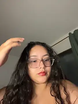 Snapshot of CurlyGirl_1 chatting on November 20, 11:26 pm CurlyGirl 1 online show from November 20, 11:26 pm