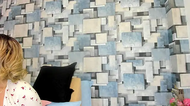 angel dthroatt online show from April 12, 12:32 pm