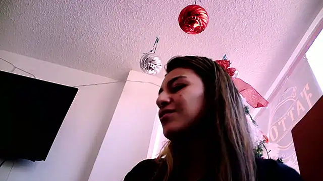 Daniela CameloSQ online show from December 8, 7:32 pm