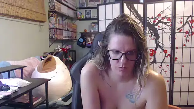 Sarahtineke online show from March 20, 5:51 pm