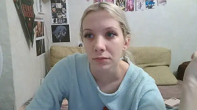 Snapshot of -GoldenGirl- chatting on January 25, 2:03 pm -GoldenGirl- online show from January 25, 2:03 pm