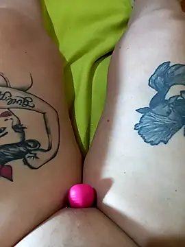 Snapshot of Hotsereia chatting on February 23, 3:02 am Hotsereia online show from February 23, 3:02 am