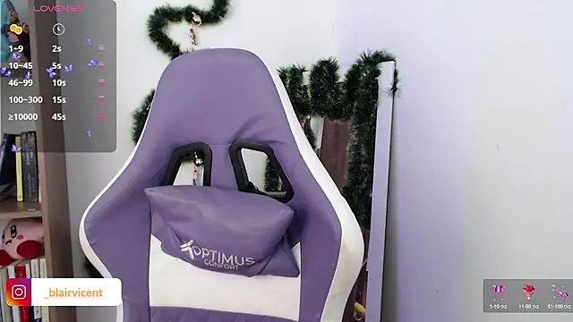 Snapshot of BlairVicent chatting on December 2, 3:58 pm BlairVicent online show from December 2, 3:58 pm