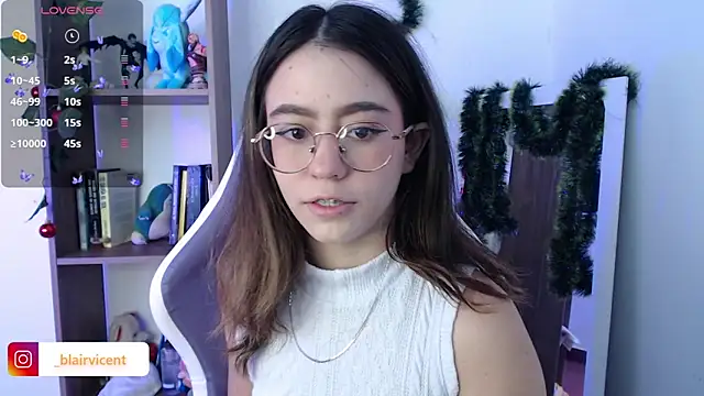 Snapshot of BlairVicent chatting on December 11, 12:23 pm BlairVicent online show from December 11, 12:23 pm