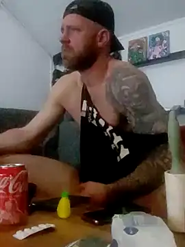 Snapshot of eltoulou chatting on January 24, 6:35 pm eltoulou online show from January 24, 6:35 pm