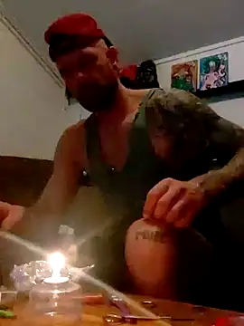 Snapshot of eltoulou chatting on February 7, 8:42 pm eltoulou online show from February 7, 8:42 pm