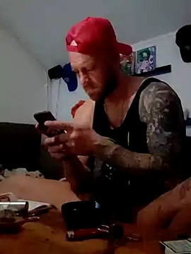 Snapshot of eltoulou chatting on February 8, 10:51 pm eltoulou online show from February 8, 10:51 pm