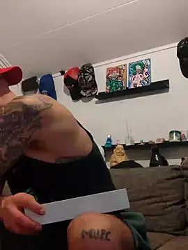 Snapshot of eltoulou chatting on February 9, 8:02 pm eltoulou online show from February 9, 8:02 pm