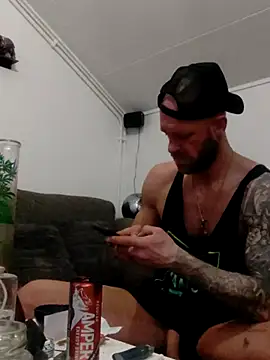 Snapshot of eltoulou chatting on March 5, 9:48 pm eltoulou online show from March 5, 9:48 pm