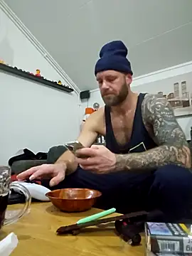 Snapshot of eltoulou chatting on December 19, 8:16 pm eltoulou online show from December 19, 8:16 pm