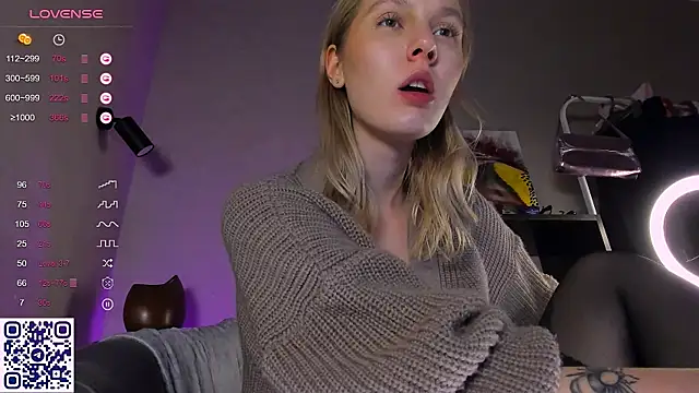Snapshot of _alexanotitle chatting on December 11, 1:05 am alexanotitle online show from December 11, 1:05 am