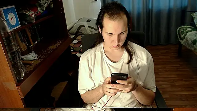 Snapshot of EvaMiron chatting on February 1, 10:37 am EvaMiron online show from February 1, 10:37 am