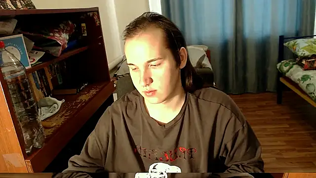 Snapshot of EvaMiron chatting on February 13, 5:58 am EvaMiron online show from February 13, 5:58 am