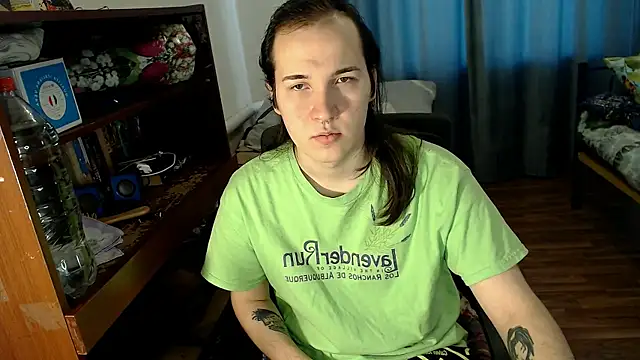 Snapshot of EvaMiron chatting on February 19, 5:16 am EvaMiron online show from February 19, 5:16 am