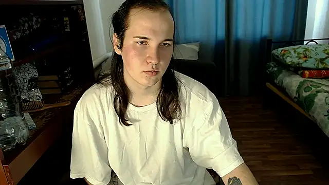 Snapshot of EvaMiron chatting on February 23, 6:17 am EvaMiron online show from February 23, 6:17 am