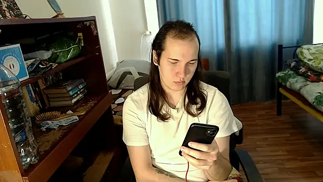 Snapshot of EvaMiron chatting on March 6, 7:14 am EvaMiron online show from March 6, 7:14 am