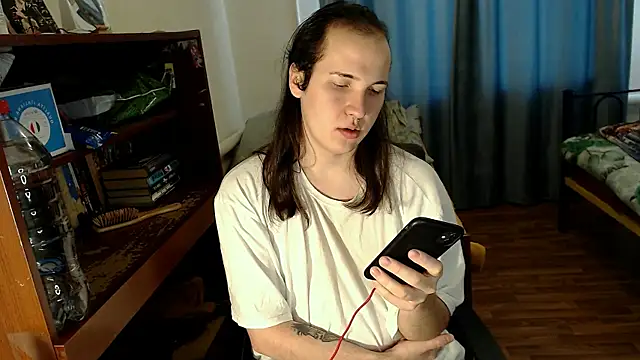 Snapshot of EvaMiron chatting on March 10, 4:28 am EvaMiron online show from March 10, 4:28 am