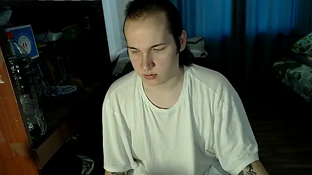 Snapshot of EvaMiron chatting on March 16, 5:25 am EvaMiron online show from March 16, 5:25 am