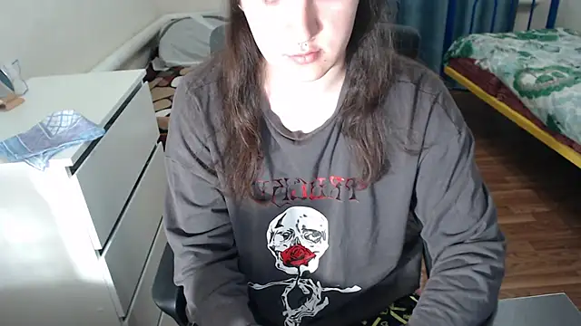 Snapshot of EvaMiron chatting on September 10, 1:27 am EvaMiron online show from September 10, 1:27 am