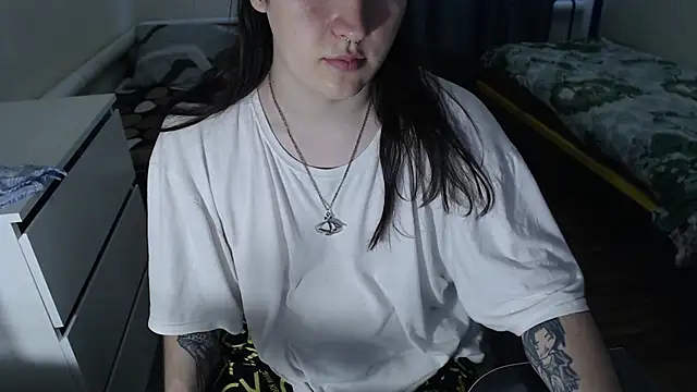 Snapshot of EvaMiron chatting on September 16, 9:43 am EvaMiron online show from September 16, 9:43 am