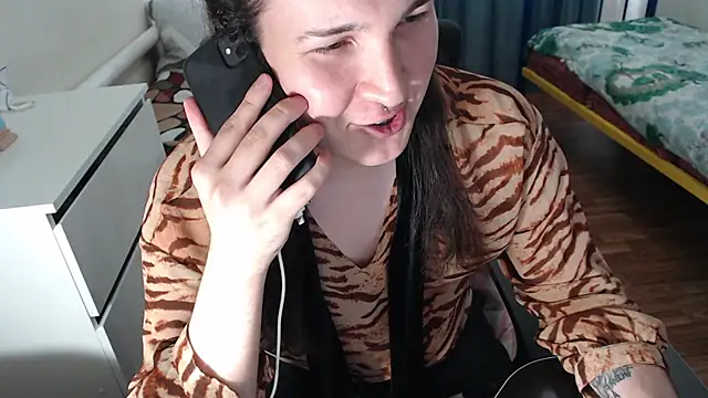 Snapshot of EvaMiron chatting on September 19, 10:27 am EvaMiron online show from September 19, 10:27 am