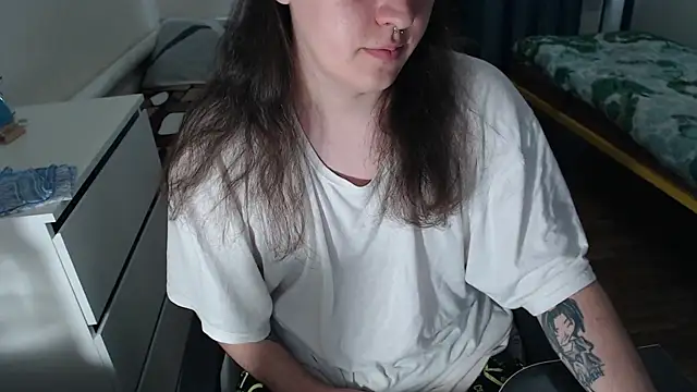 Snapshot of EvaMiron chatting on September 22, 9:22 am EvaMiron online show from September 22, 9:22 am