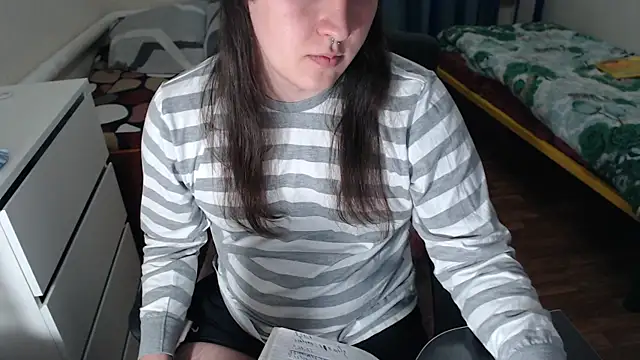 Snapshot of EvaMiron chatting on October 1, 4:57 pm EvaMiron online show from October 1, 4:57 pm