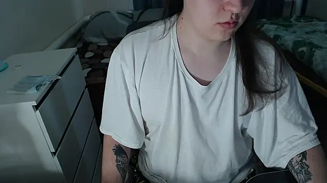 Snapshot of EvaMiron chatting on October 5, 6:56 am EvaMiron online show from October 5, 6:56 am