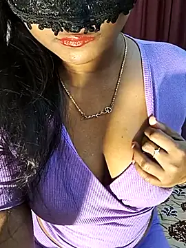 Snapshot of FANTASY_QUEEN_07 chatting on November 19, 8:25 am FANTASY QUEEN 07 online show from November 19, 8:25 am