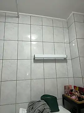 deliaroyal online show from February 21, 5:42 pm