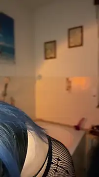 Snapshot of kinkygirl420x chatting on November 13, 12:31 am kinkygirl420x online show from November 13, 12:31 am