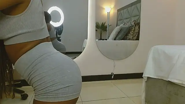 Snapshot of genesis_moretz chatting on February 20, 3:36 am genesis moretz online show from February 20, 3:36 am