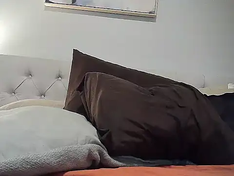 CaramelDipper online show from February 6, 2:04 pm