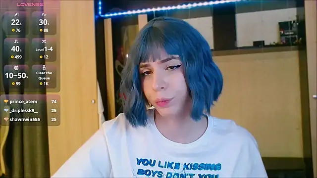 Snapshot of FemAlexa_ chatting on December 4, 8:51 pm FemAlexa online show from December 4, 8:51 pm