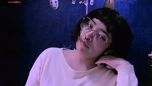 NinaYellow online show from December 19, 2:46 pm