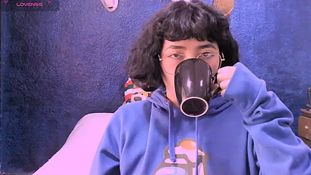 NinaYellow online show from December 29, 1:49 pm