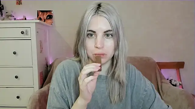 pawpaws online show from April 19, 1:32 pm